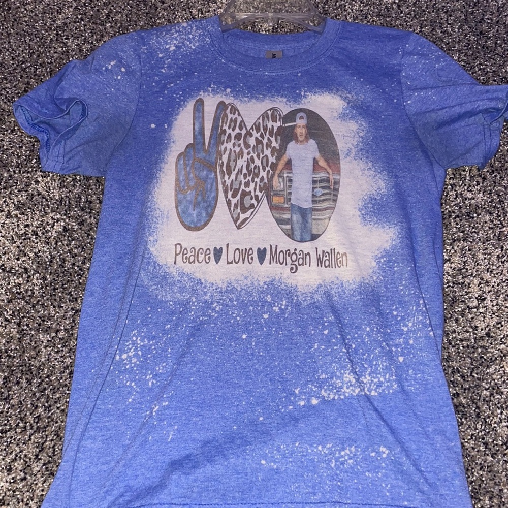 Blue Morgan Wallen t-shirt!!